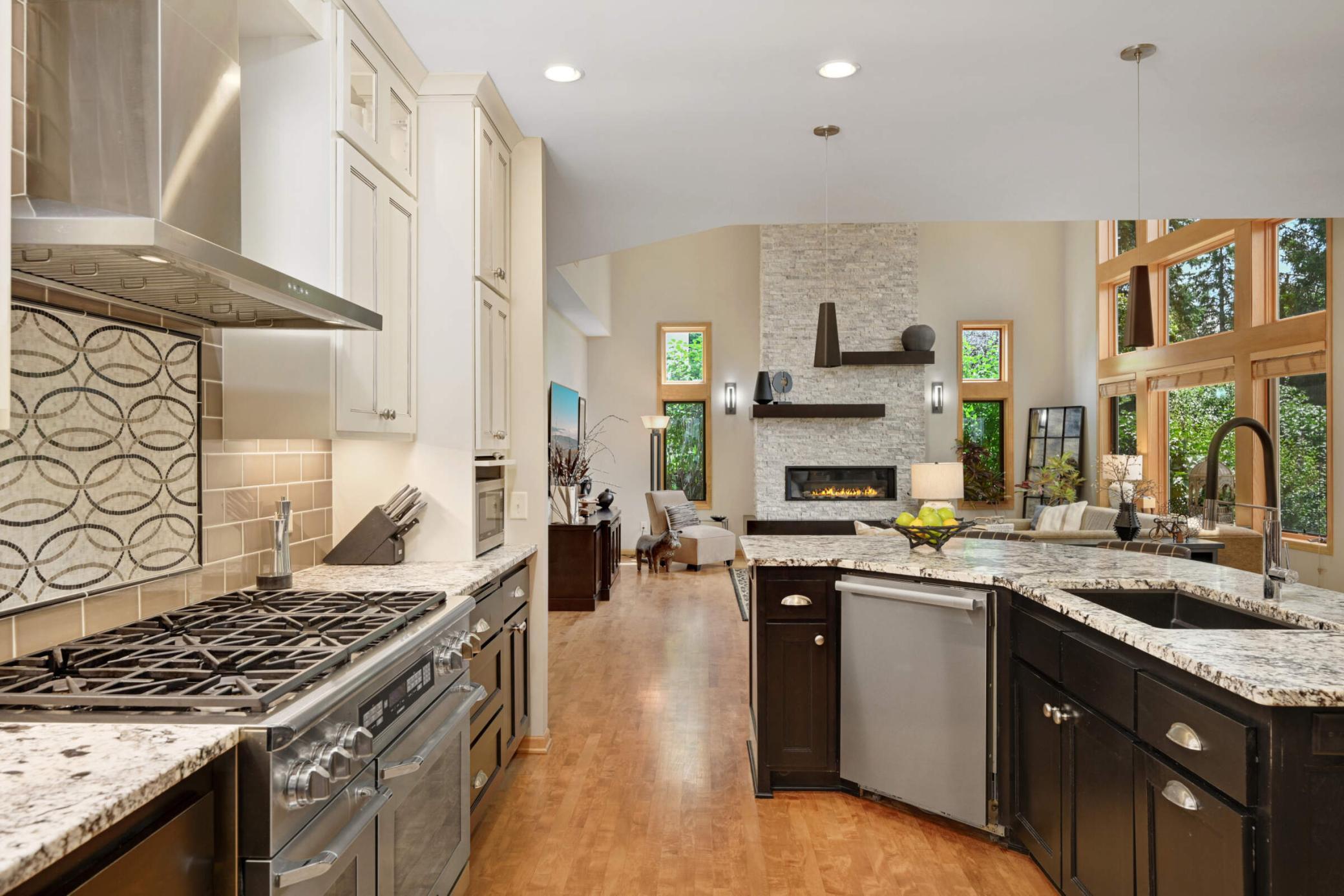 16045 48th Avenue N