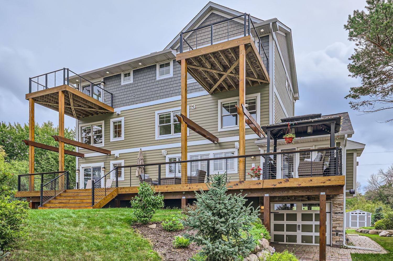 2335 S Lake George Drive NW