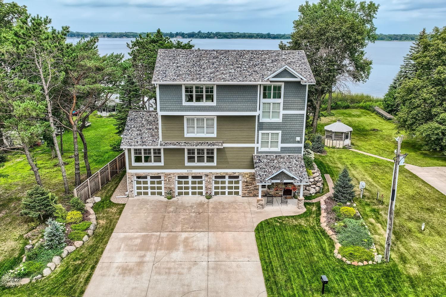 2335 S Lake George Drive NW
