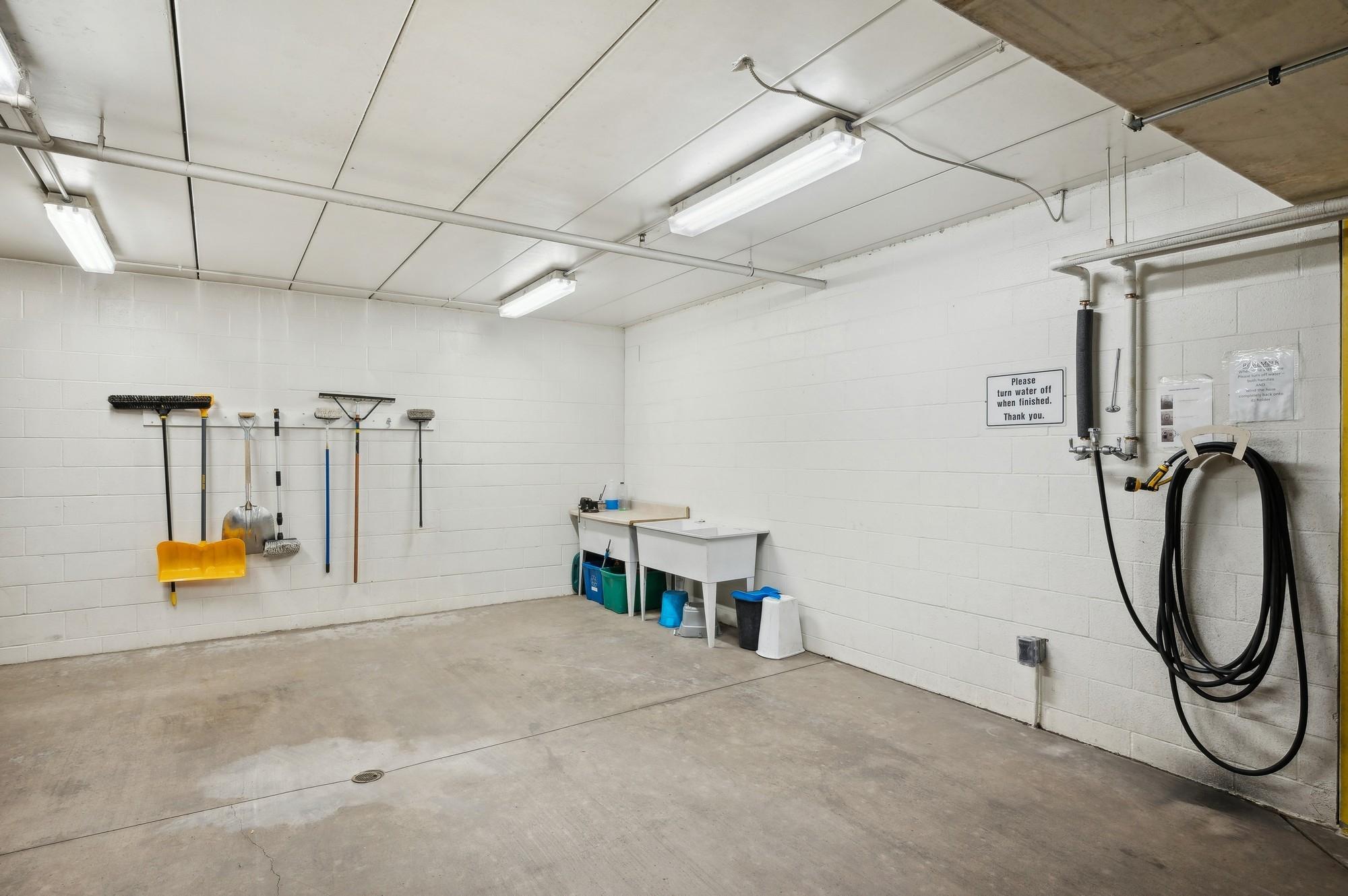 1776 Stieger Lake Lane Unit: 402