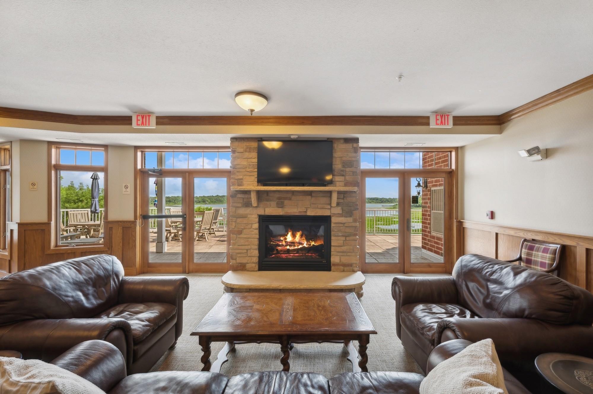 1776 Stieger Lake Lane Unit: 402