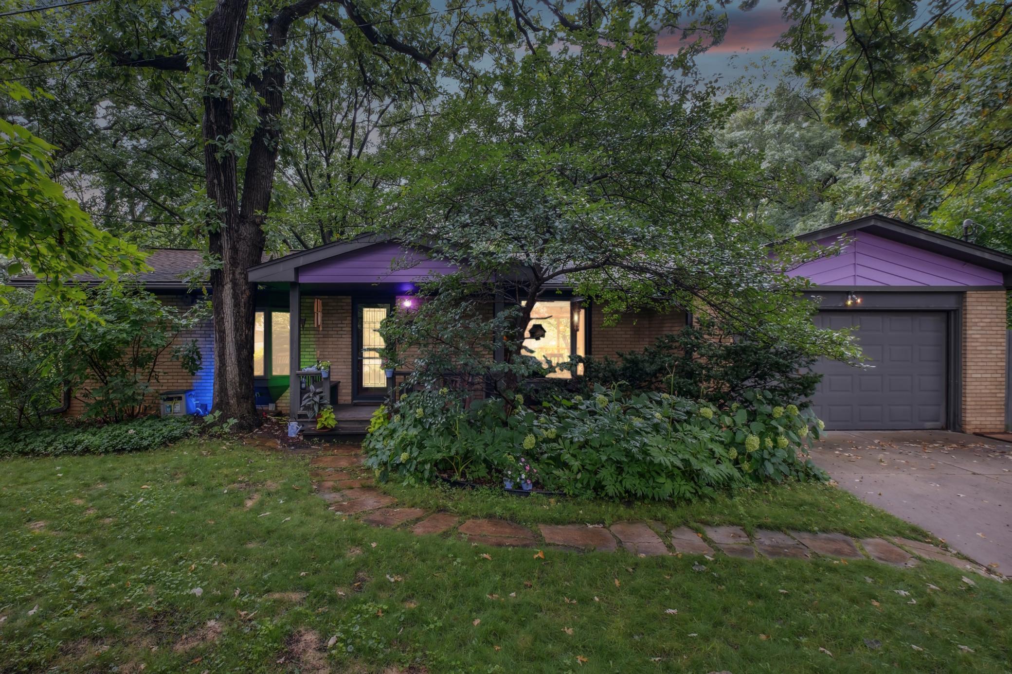 2535 Vale Crest Road