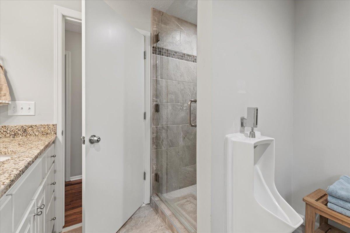 2537 Jansen Avenue SE