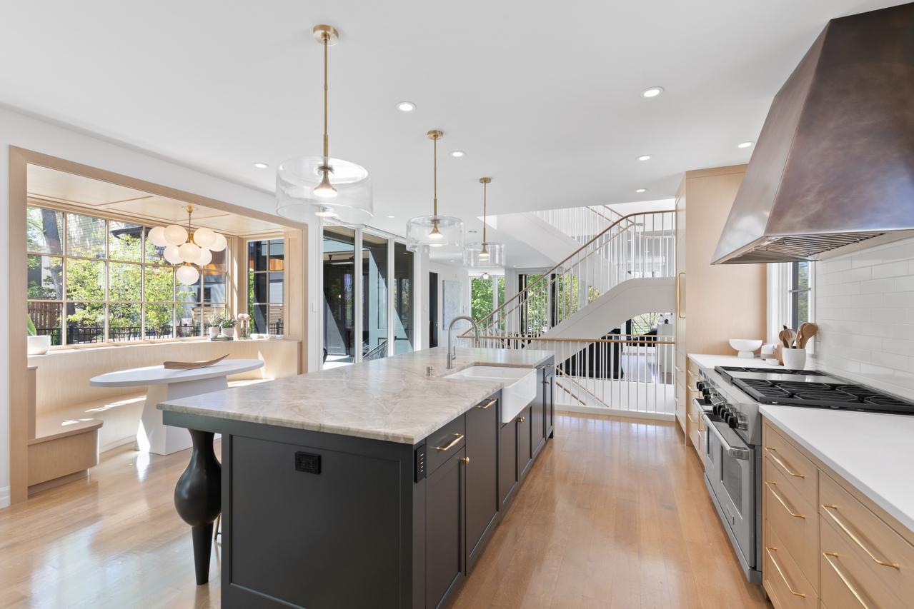2847 E Lake Of The Isles Parkway
