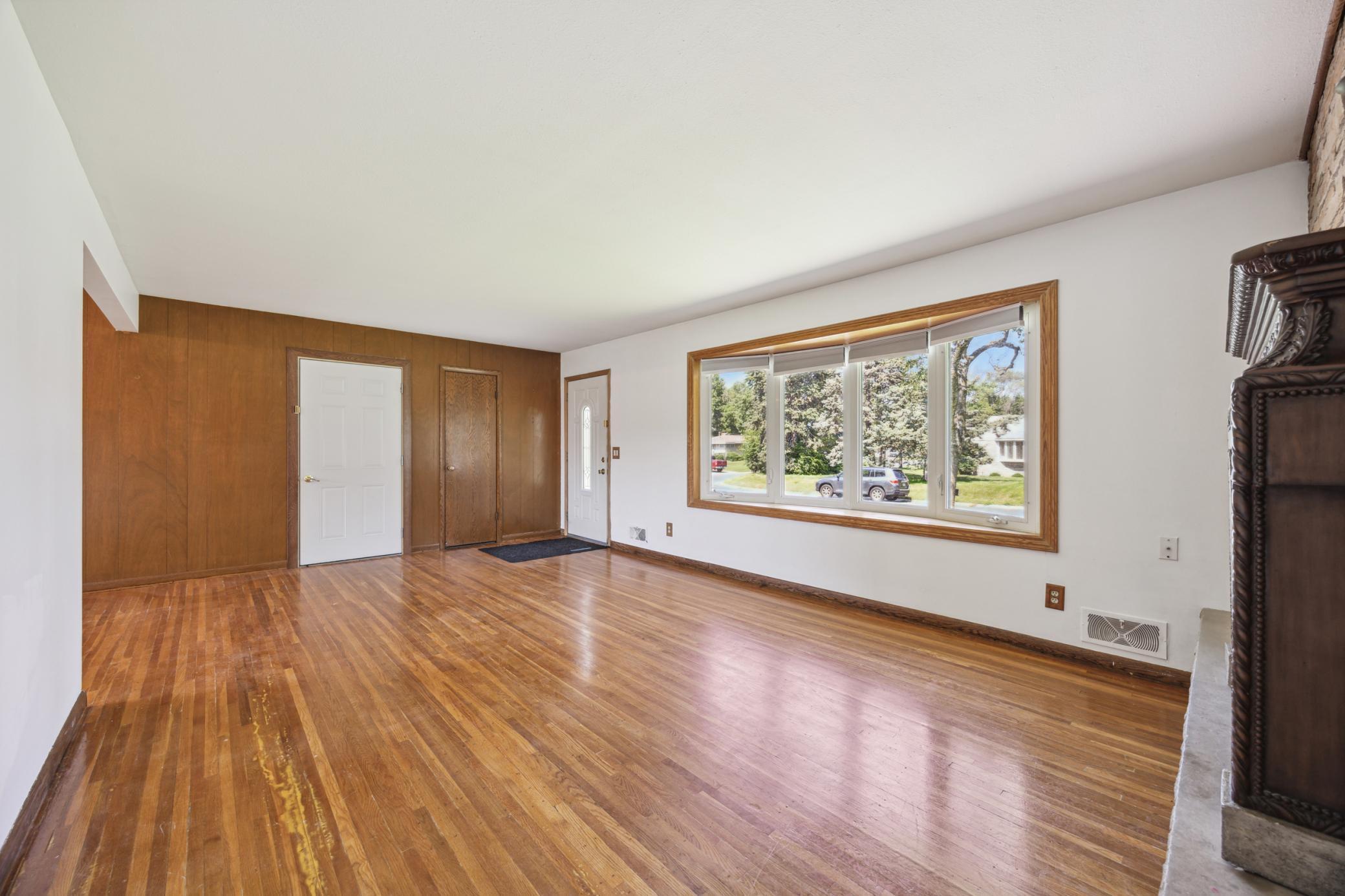 128 River Edge Way NE