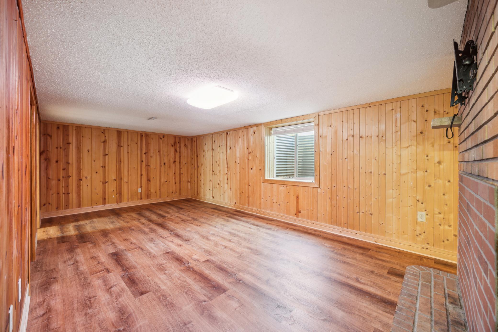 128 River Edge Way NE