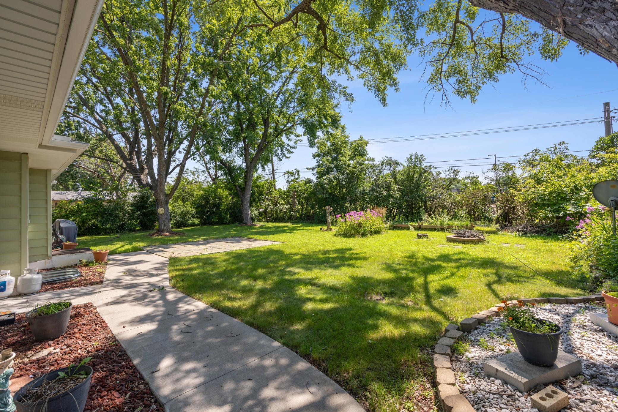 128 River Edge Way NE