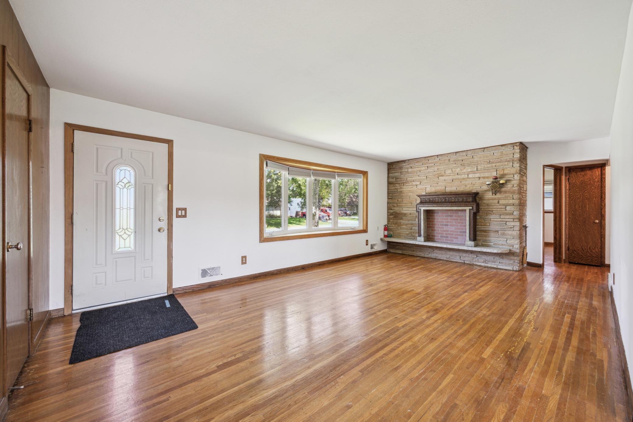 128 River Edge Way NE