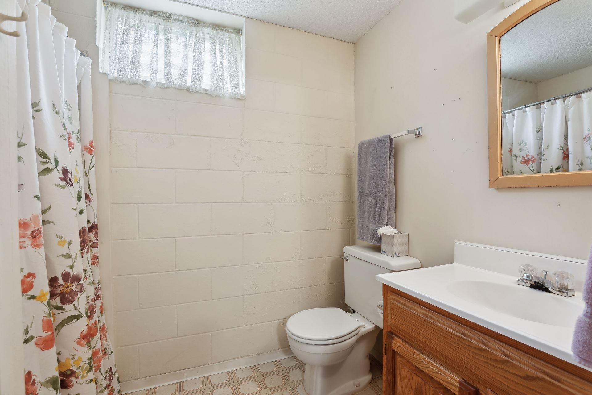 214X Shadywood Road