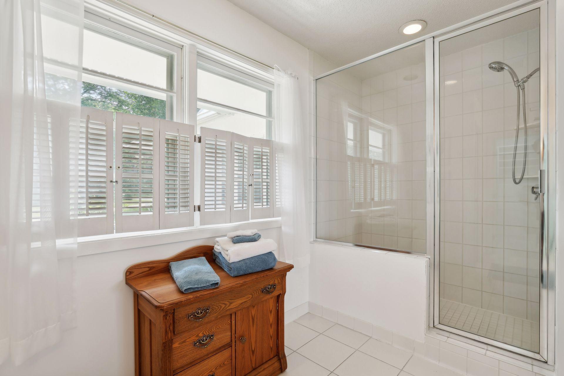 214X Shadywood Road