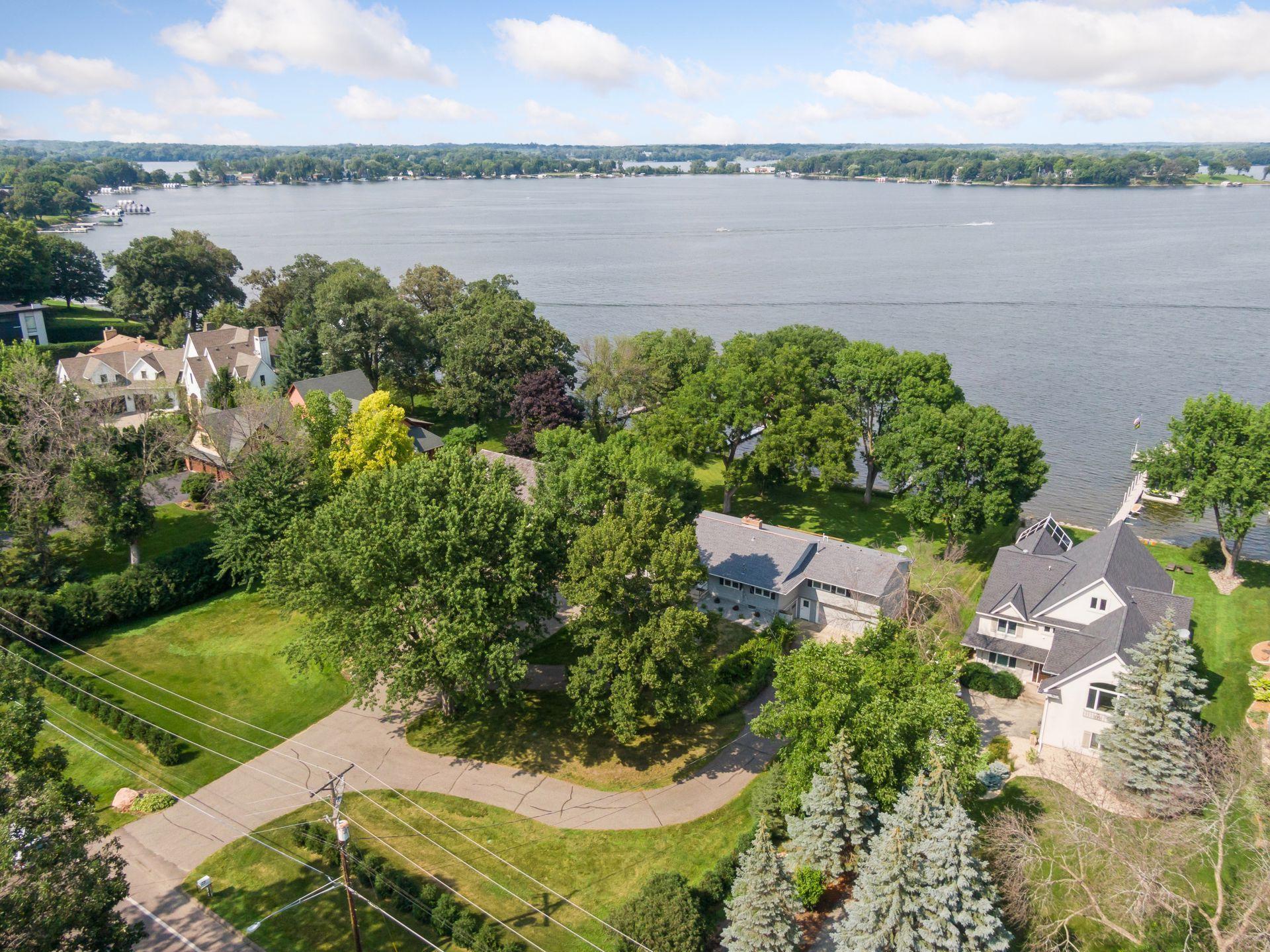 214X Shadywood Road