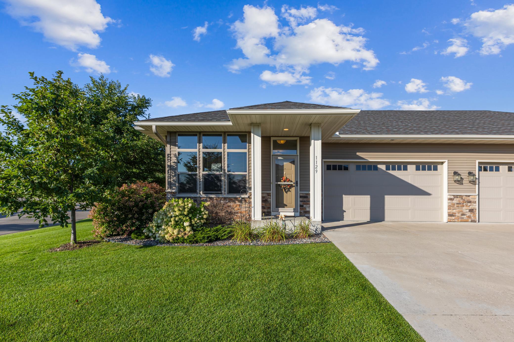 1129 Willowbrook Circle
