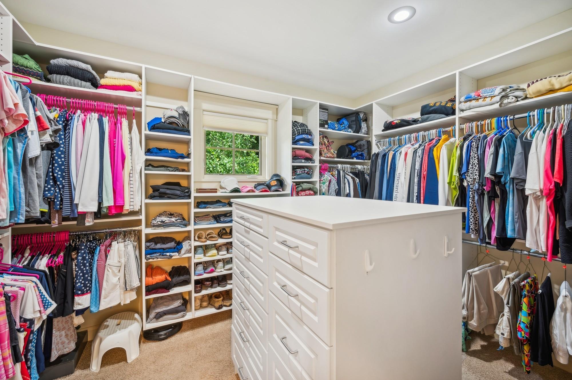 2845 Lake Shore Avenue