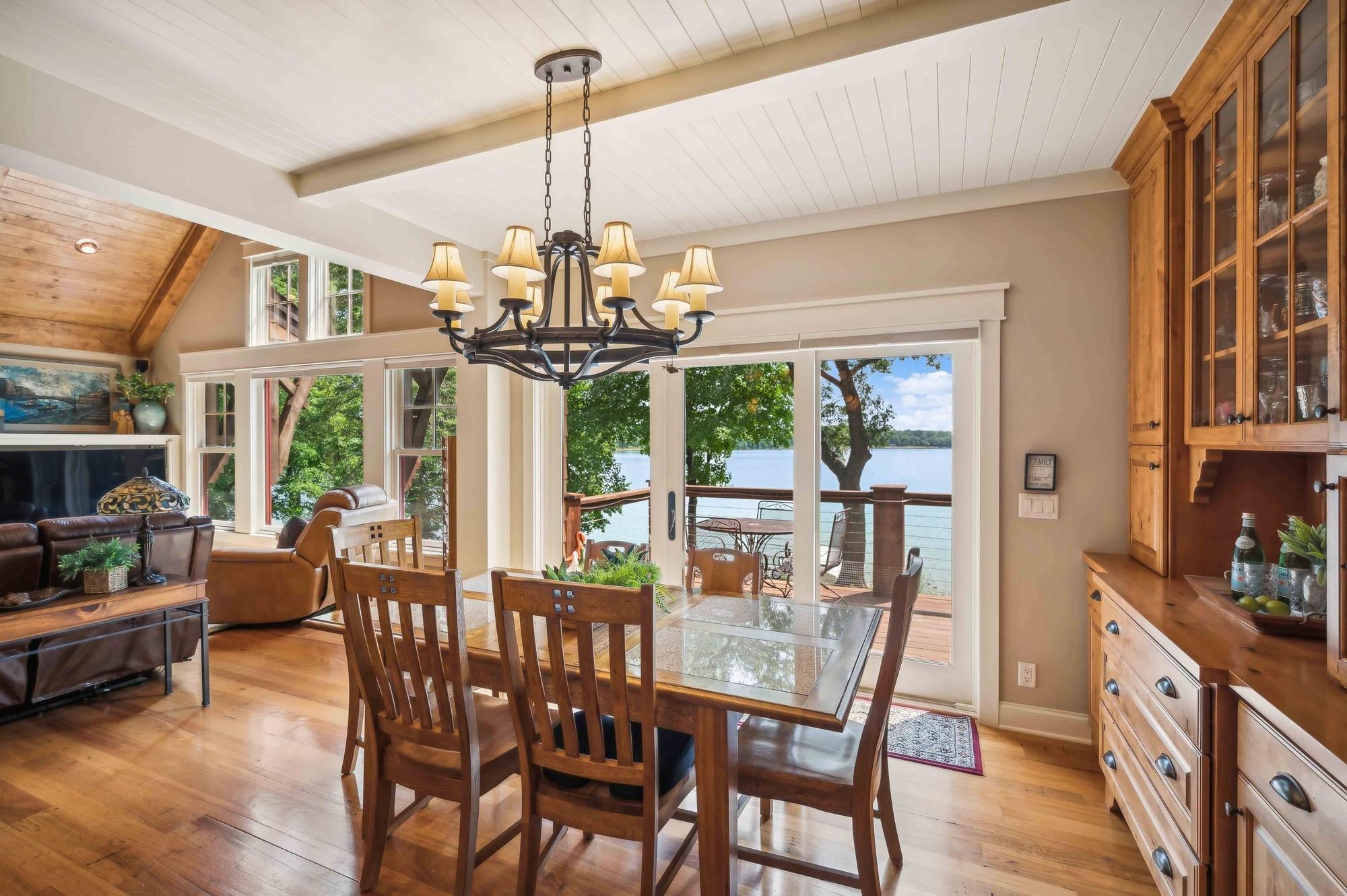 2845 Lake Shore Avenue