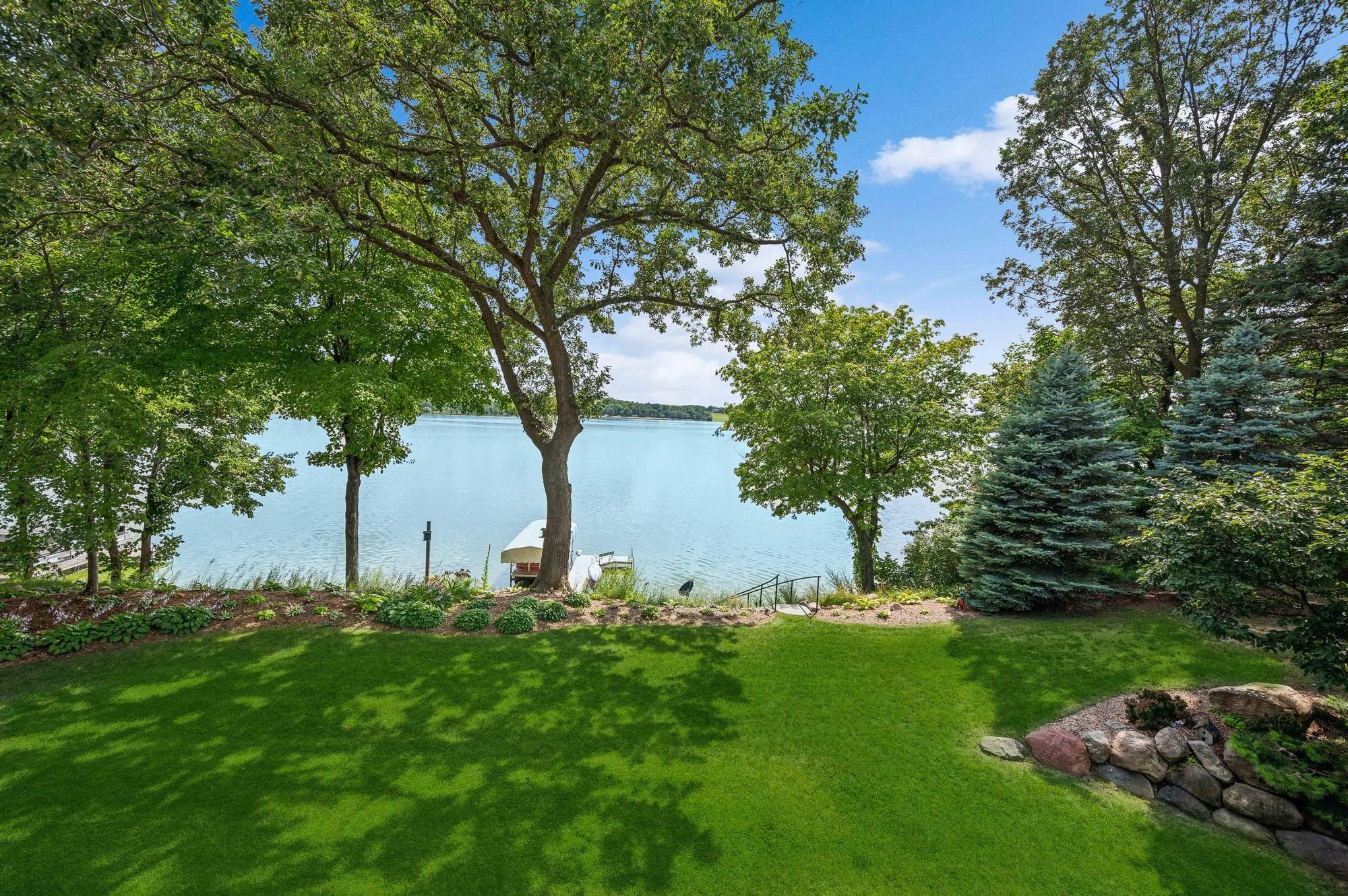 2845 Lake Shore Avenue