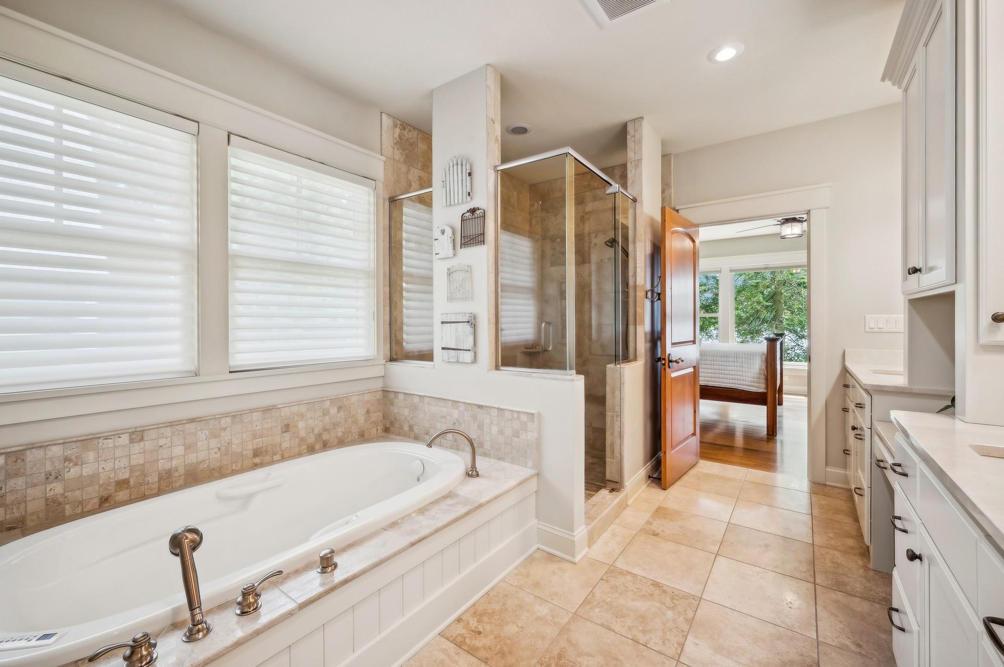 2845 Lake Shore Avenue