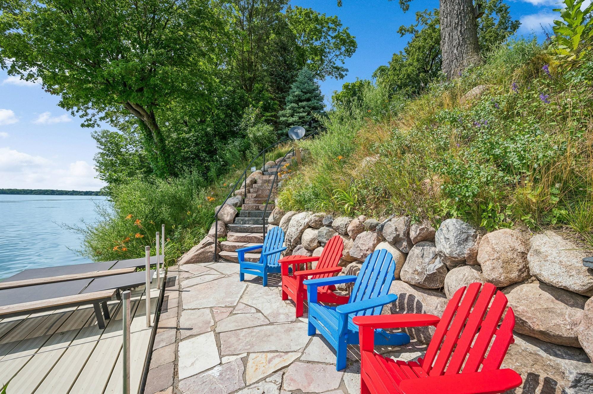 2845 Lake Shore Avenue