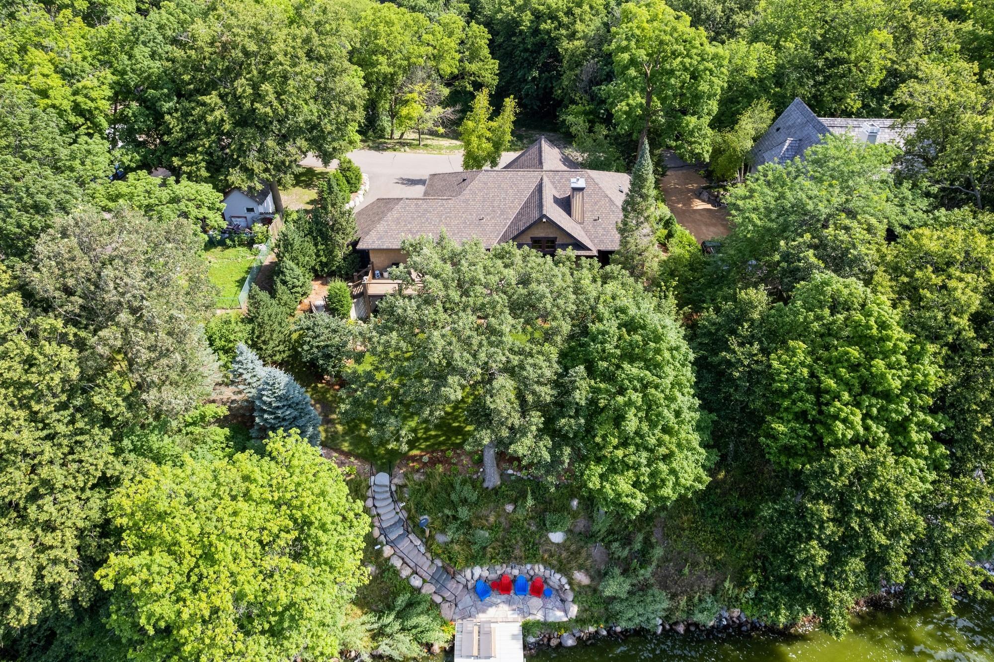 2845 Lake Shore Avenue