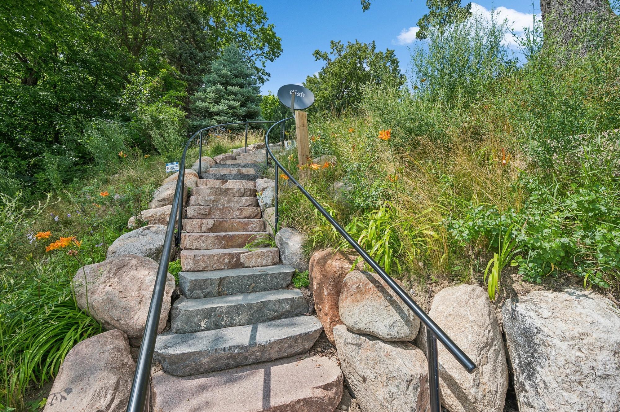 2845 Lake Shore Avenue