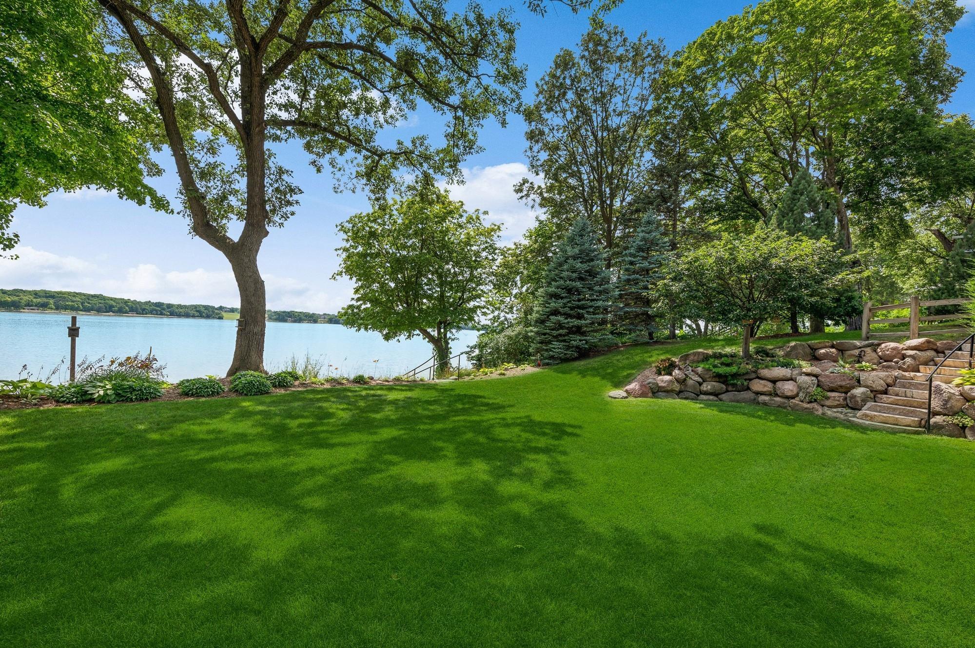 2845 Lake Shore Avenue