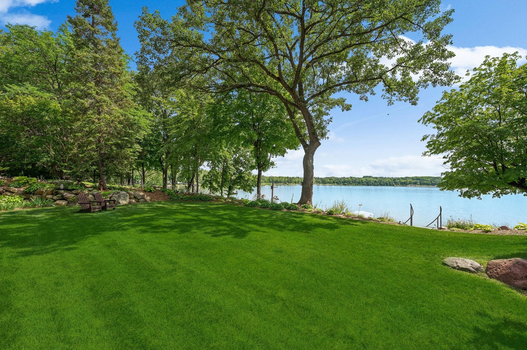 2845 Lake Shore Avenue