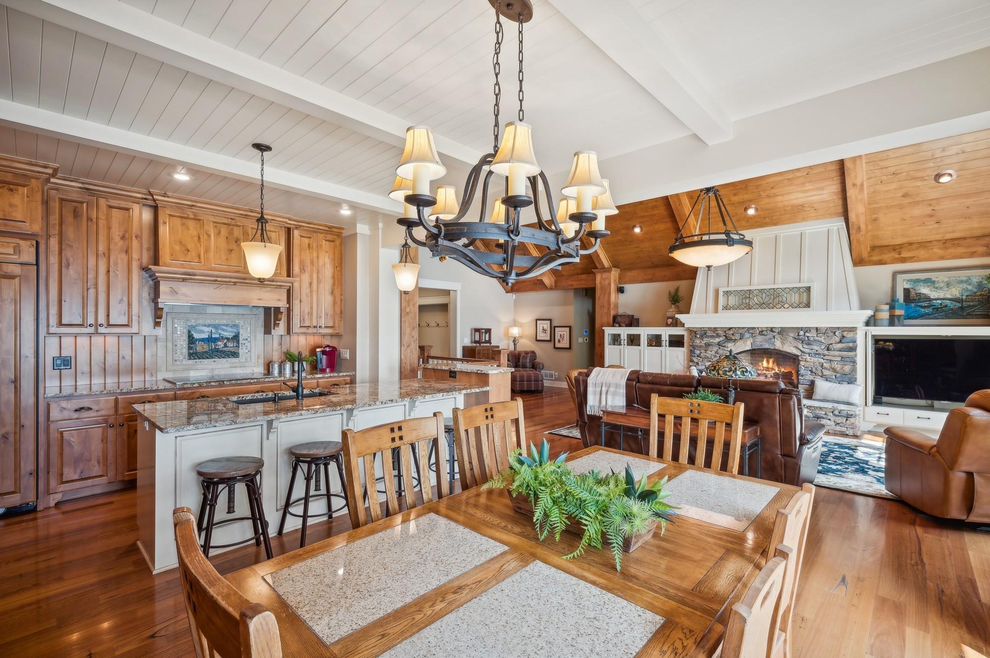 2845 Lake Shore Avenue