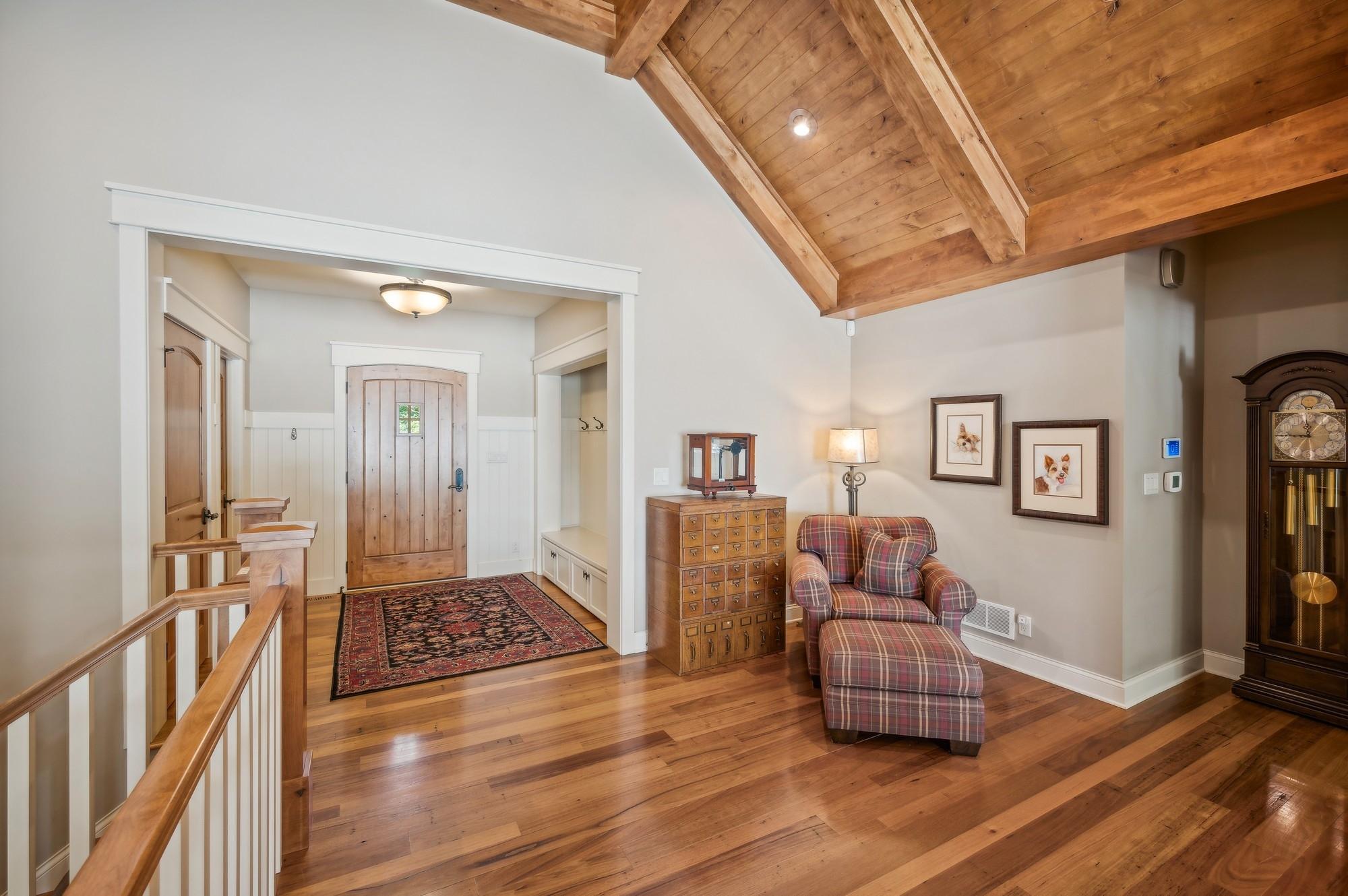 2845 Lake Shore Avenue