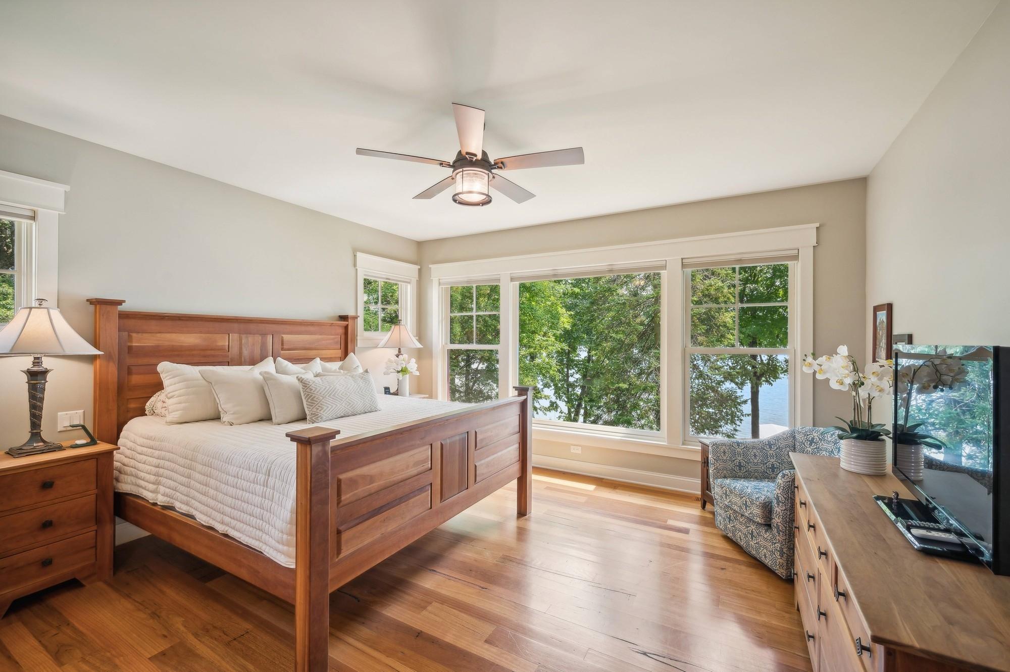 2845 Lake Shore Avenue