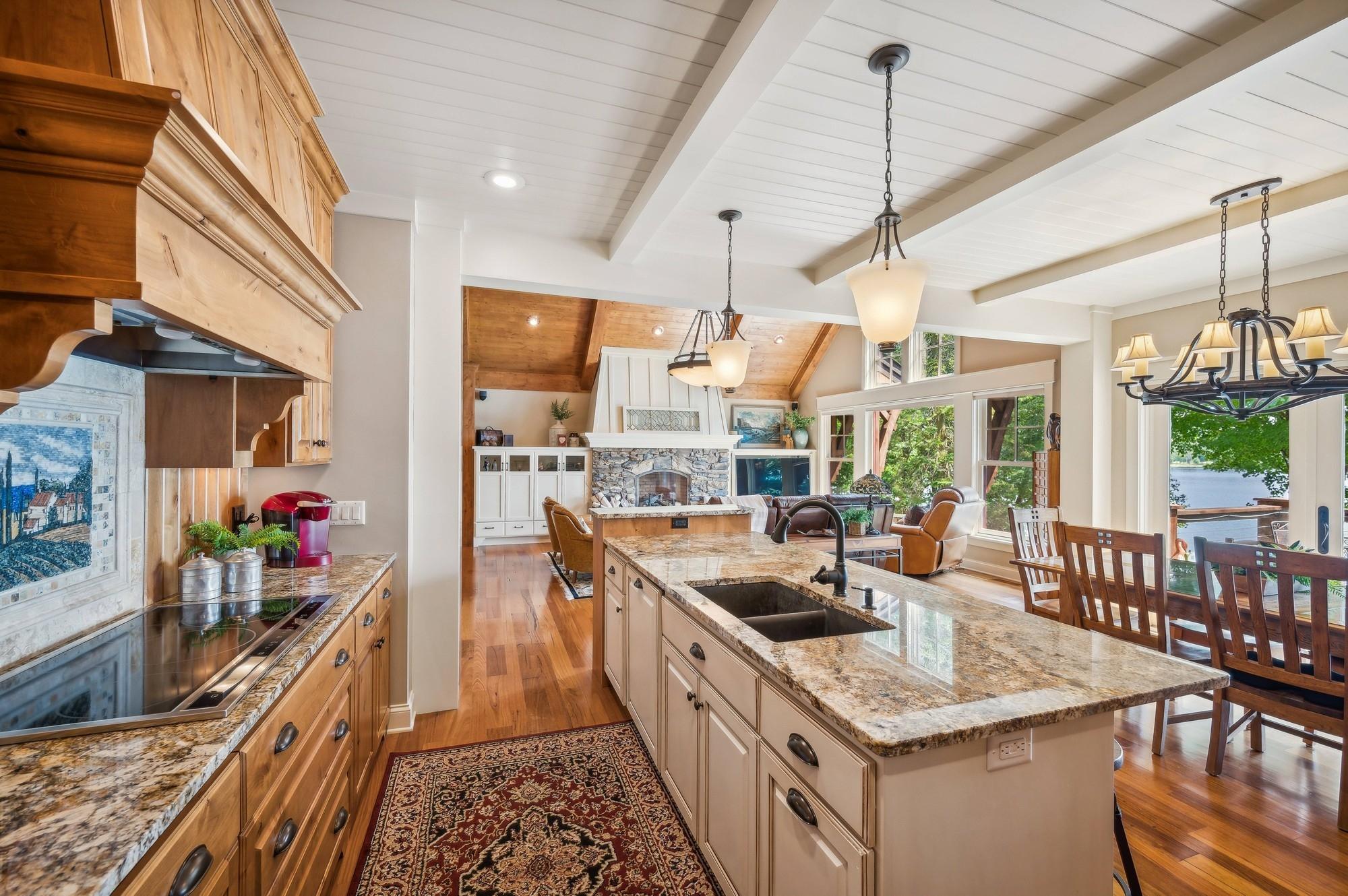 2845 Lake Shore Avenue