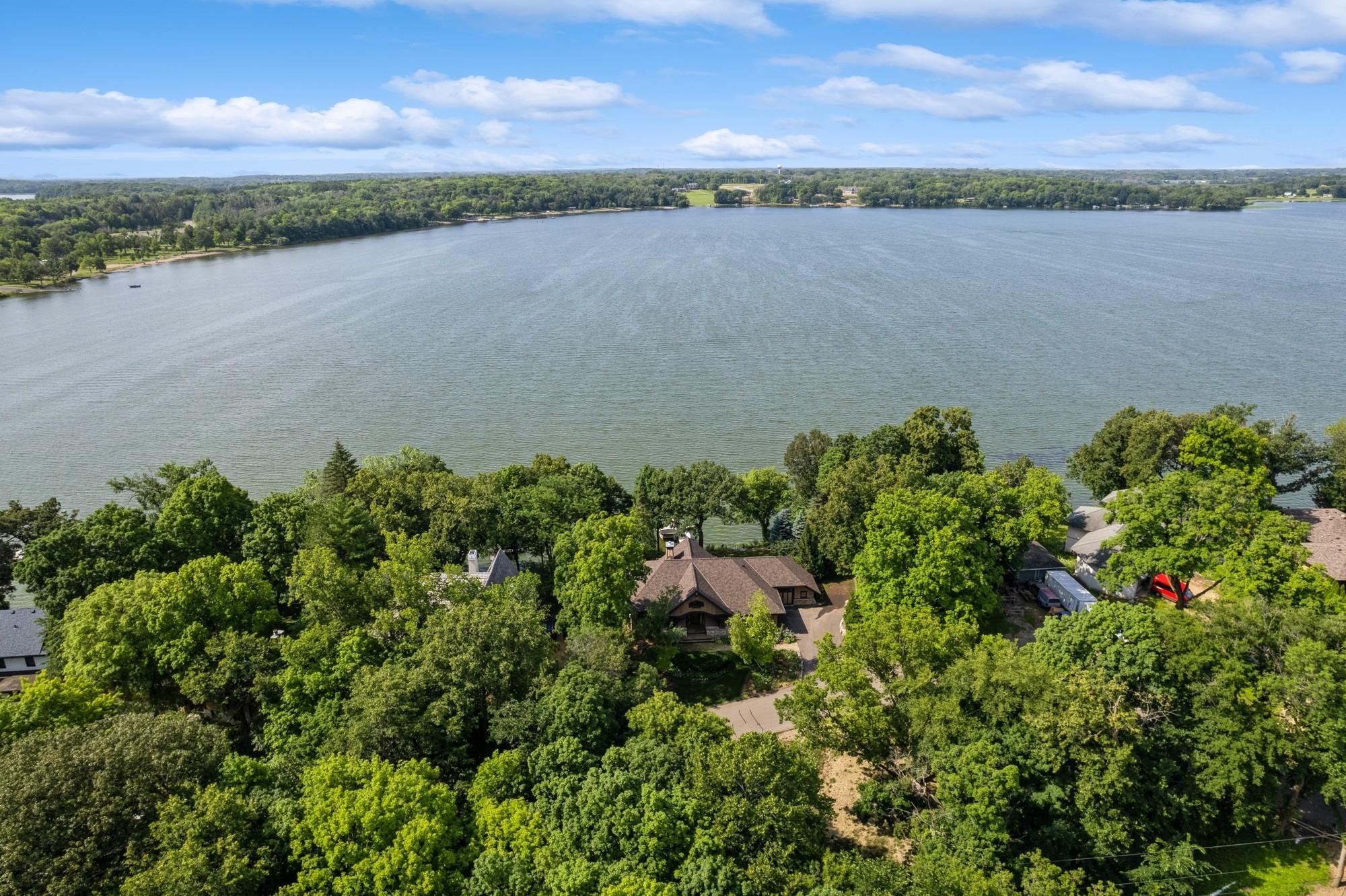 2845 Lake Shore Avenue