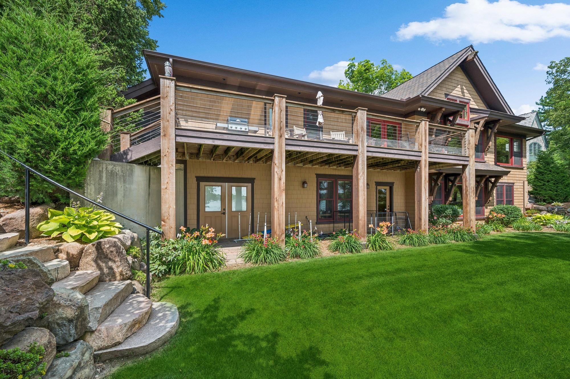 2845 Lake Shore Avenue