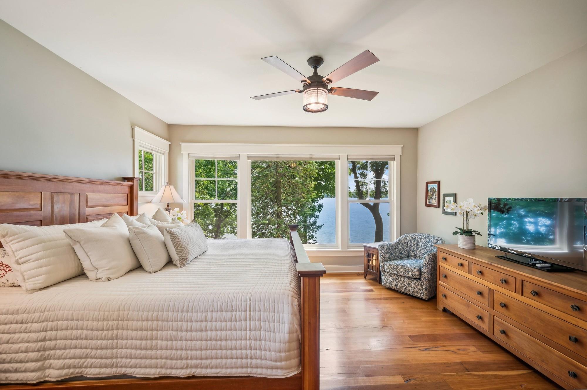 2845 Lake Shore Avenue