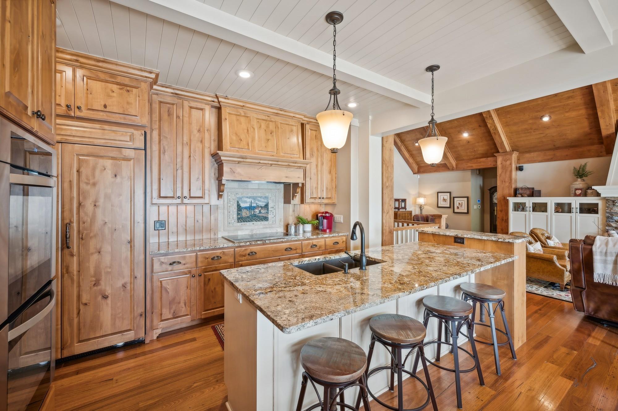 2845 Lake Shore Avenue