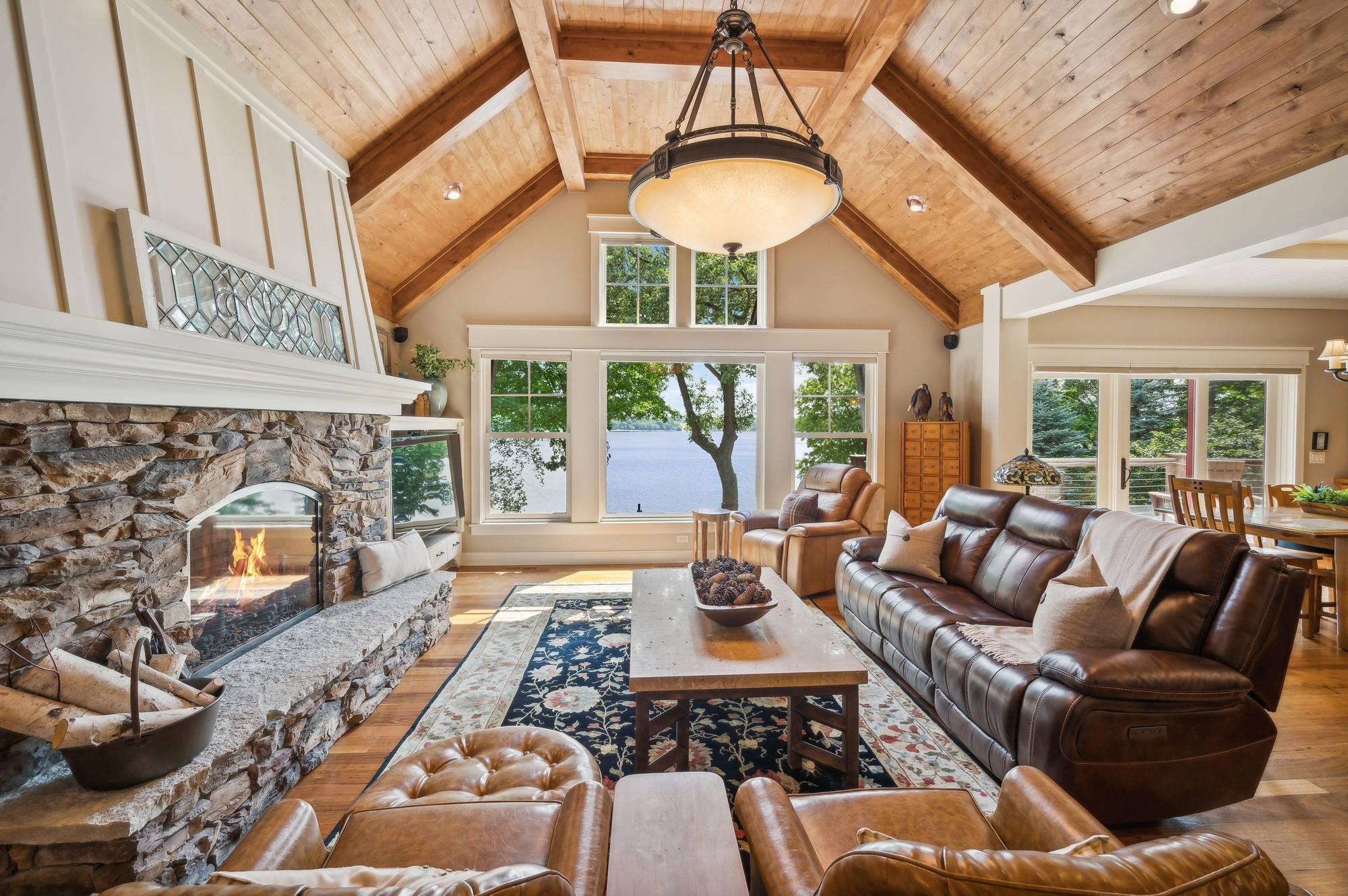 2845 Lake Shore Avenue