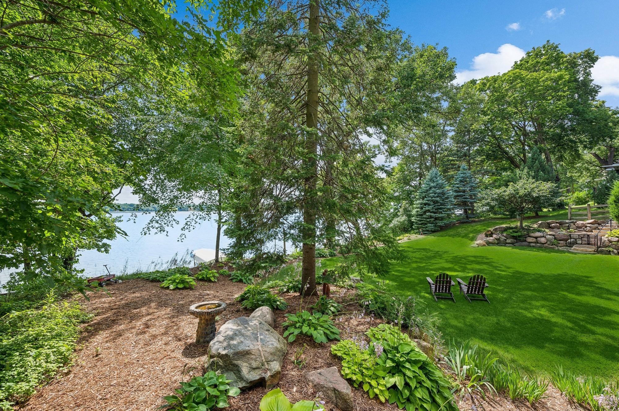 2845 Lake Shore Avenue