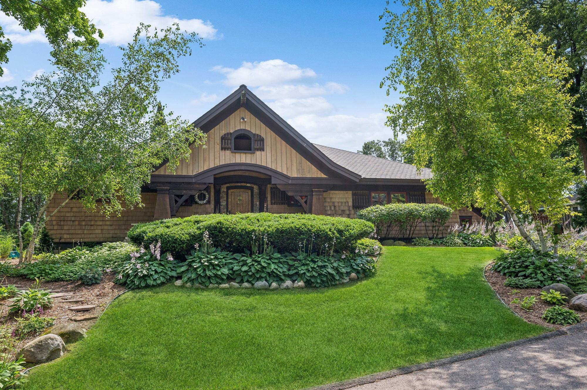 2845 Lake Shore Avenue