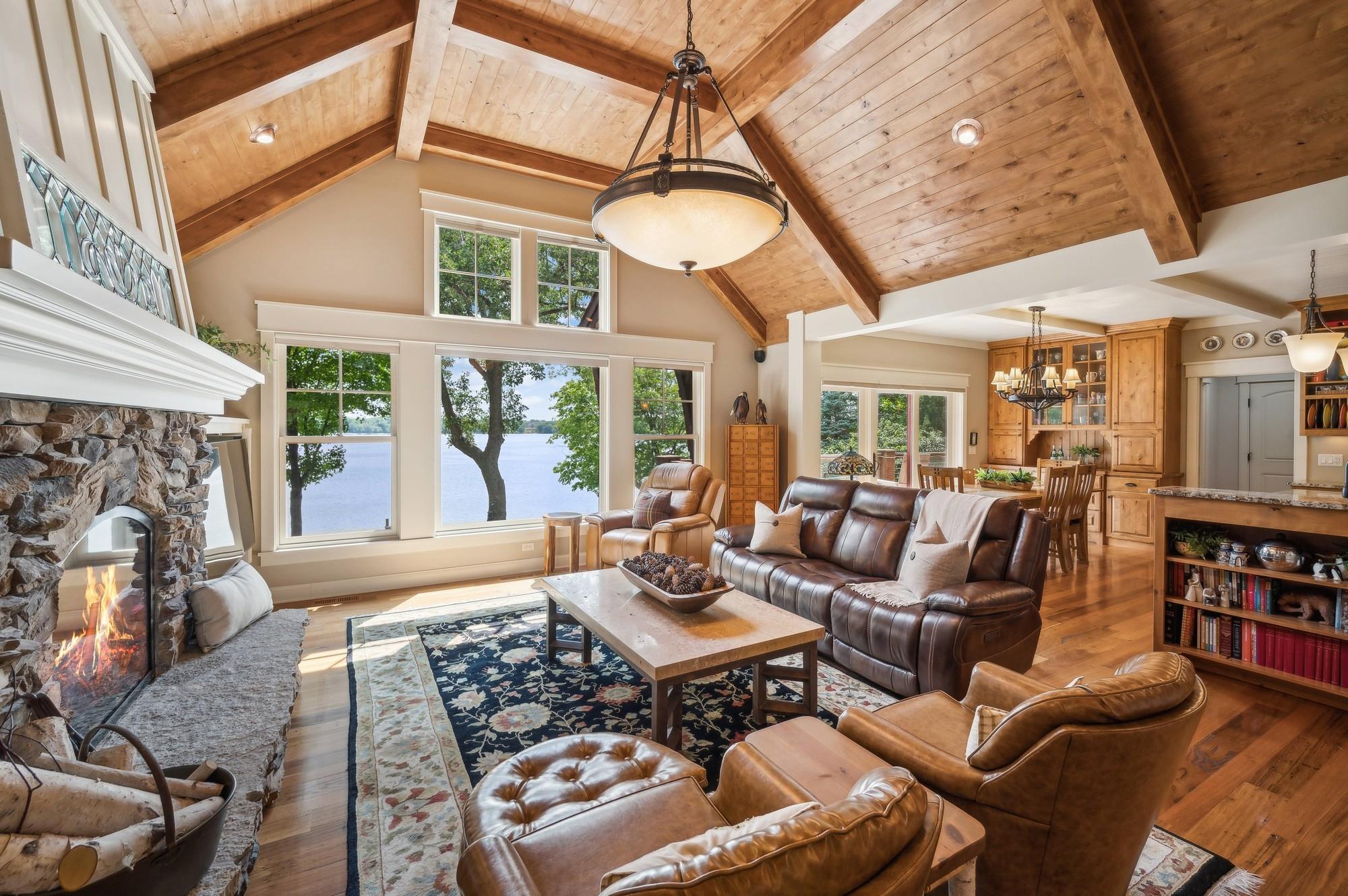 2845 Lake Shore Avenue