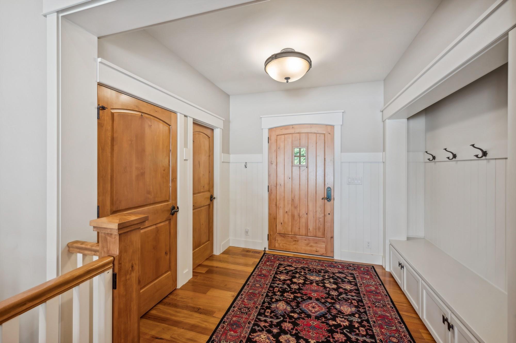 2845 Lake Shore Avenue