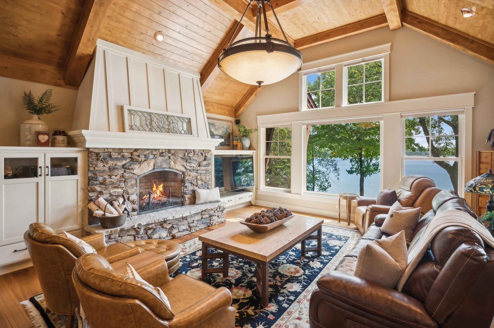 2845 Lake Shore Avenue