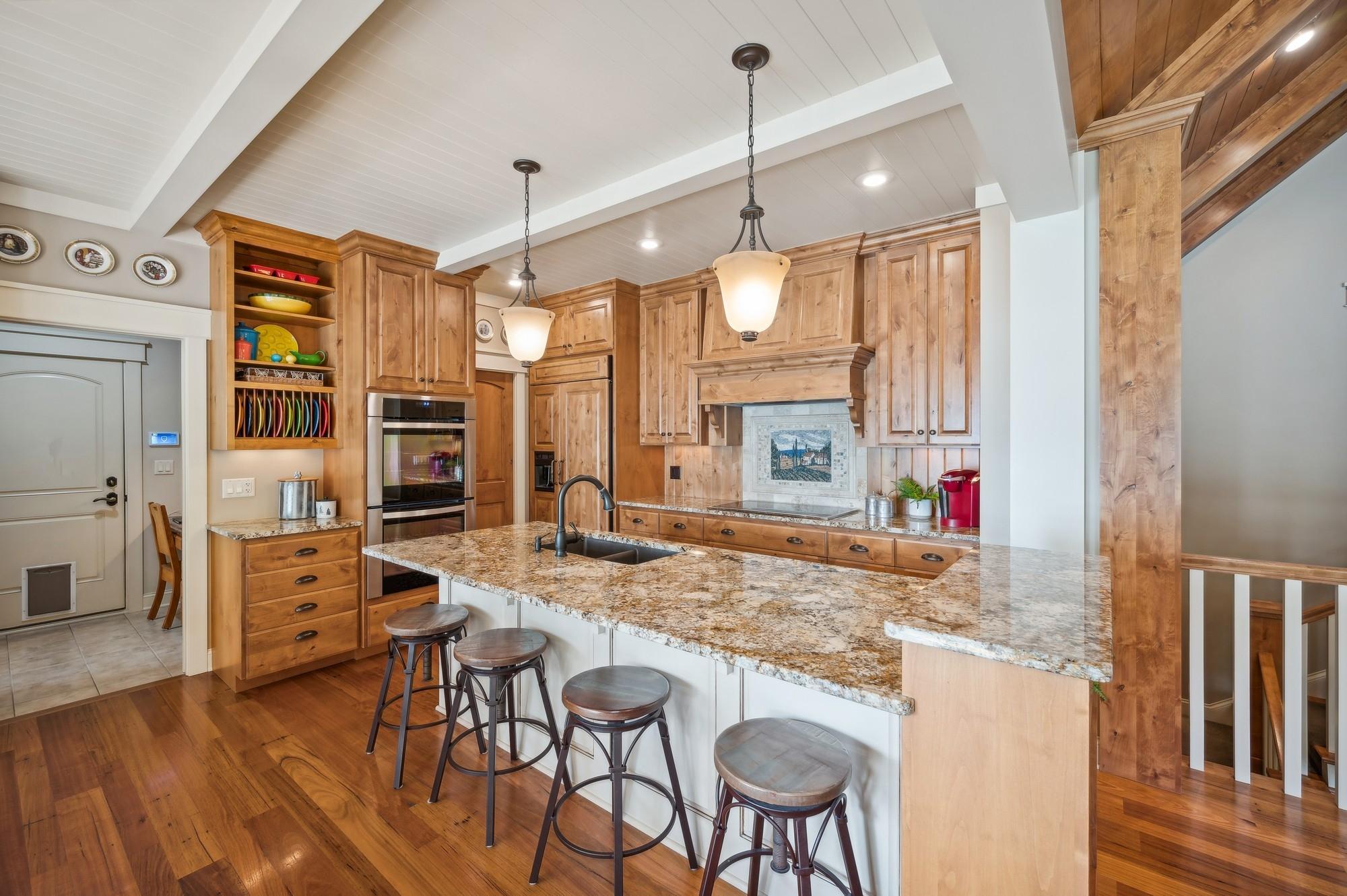 2845 Lake Shore Avenue