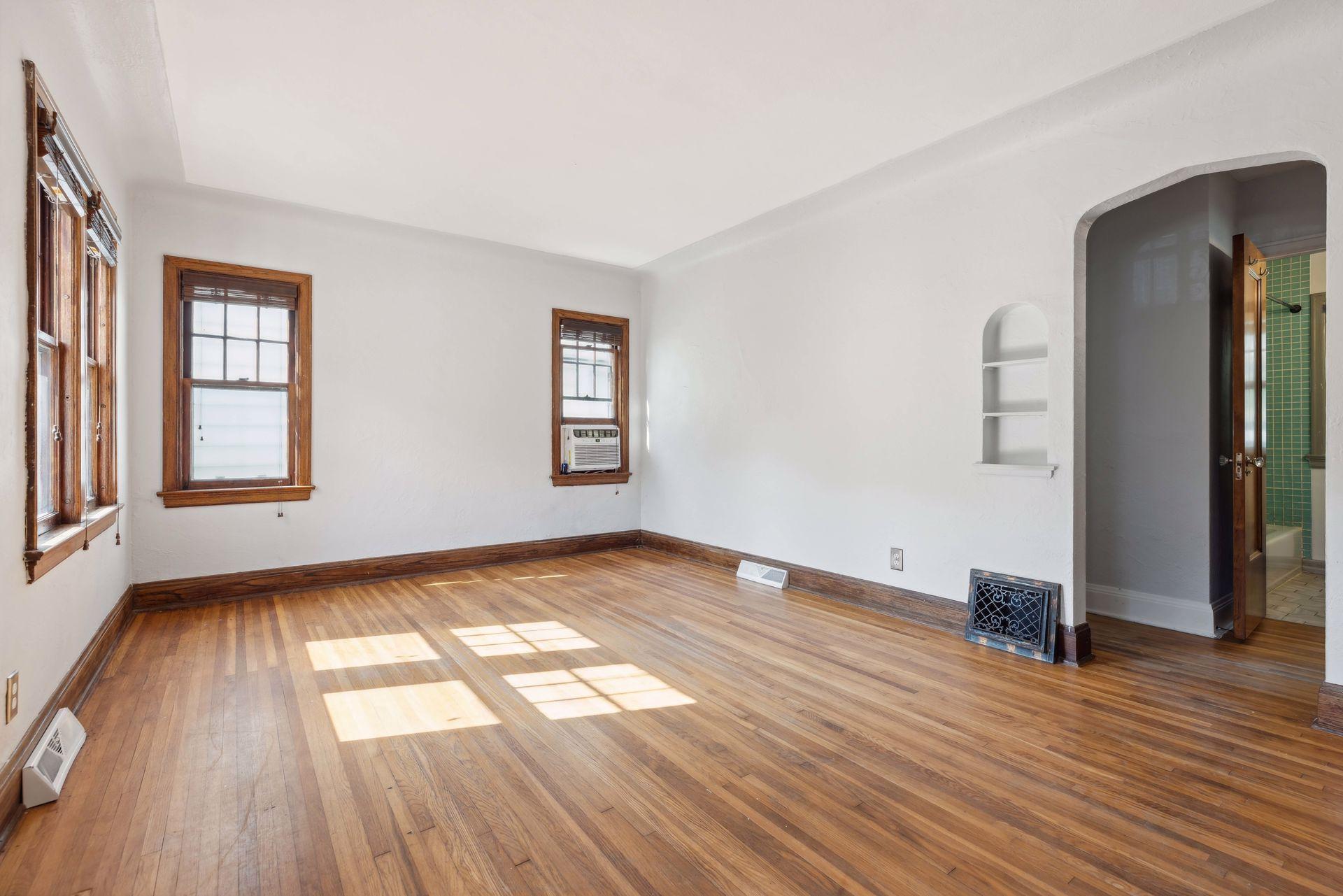 2323 Sheridan Avenue N