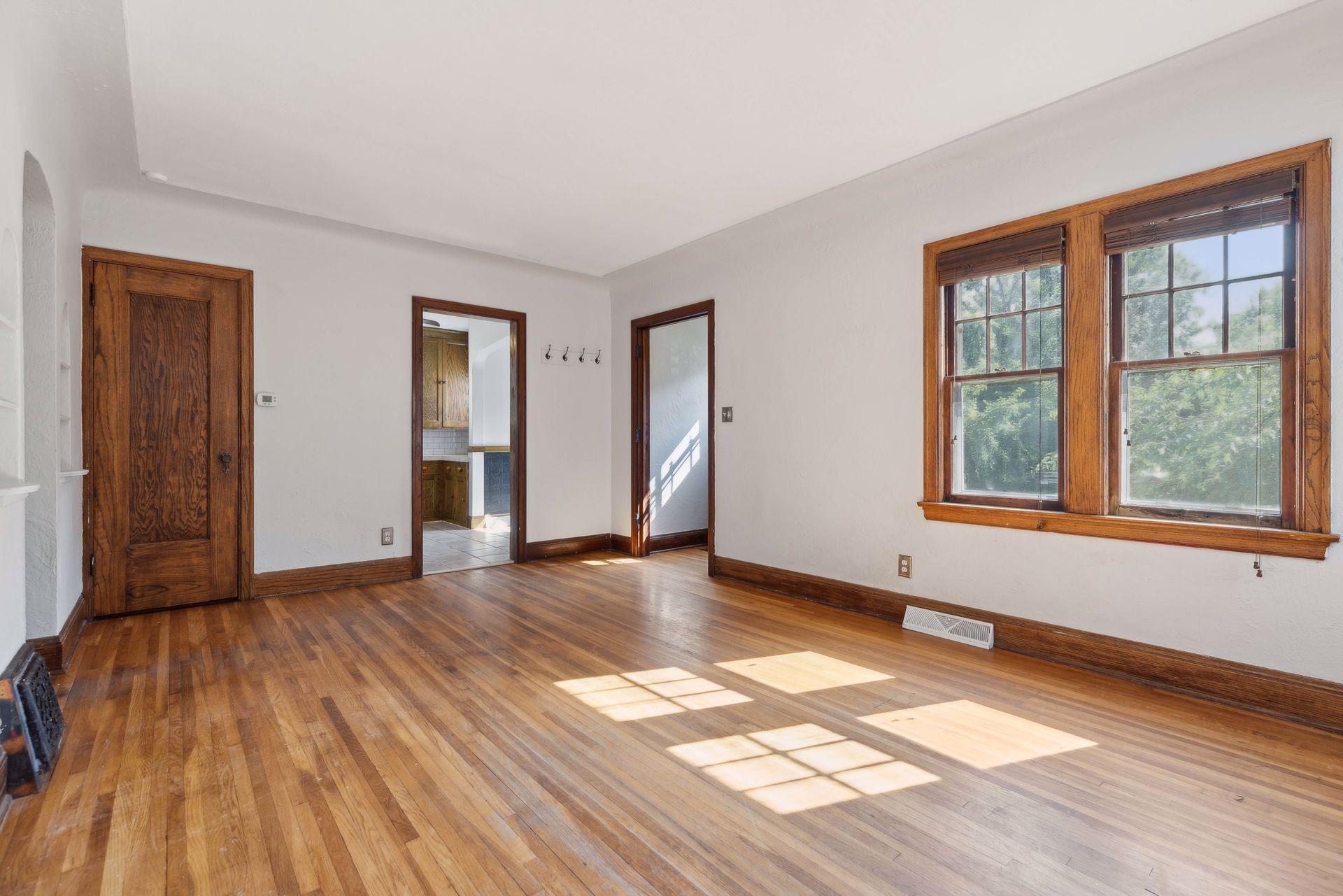 2323 Sheridan Avenue N