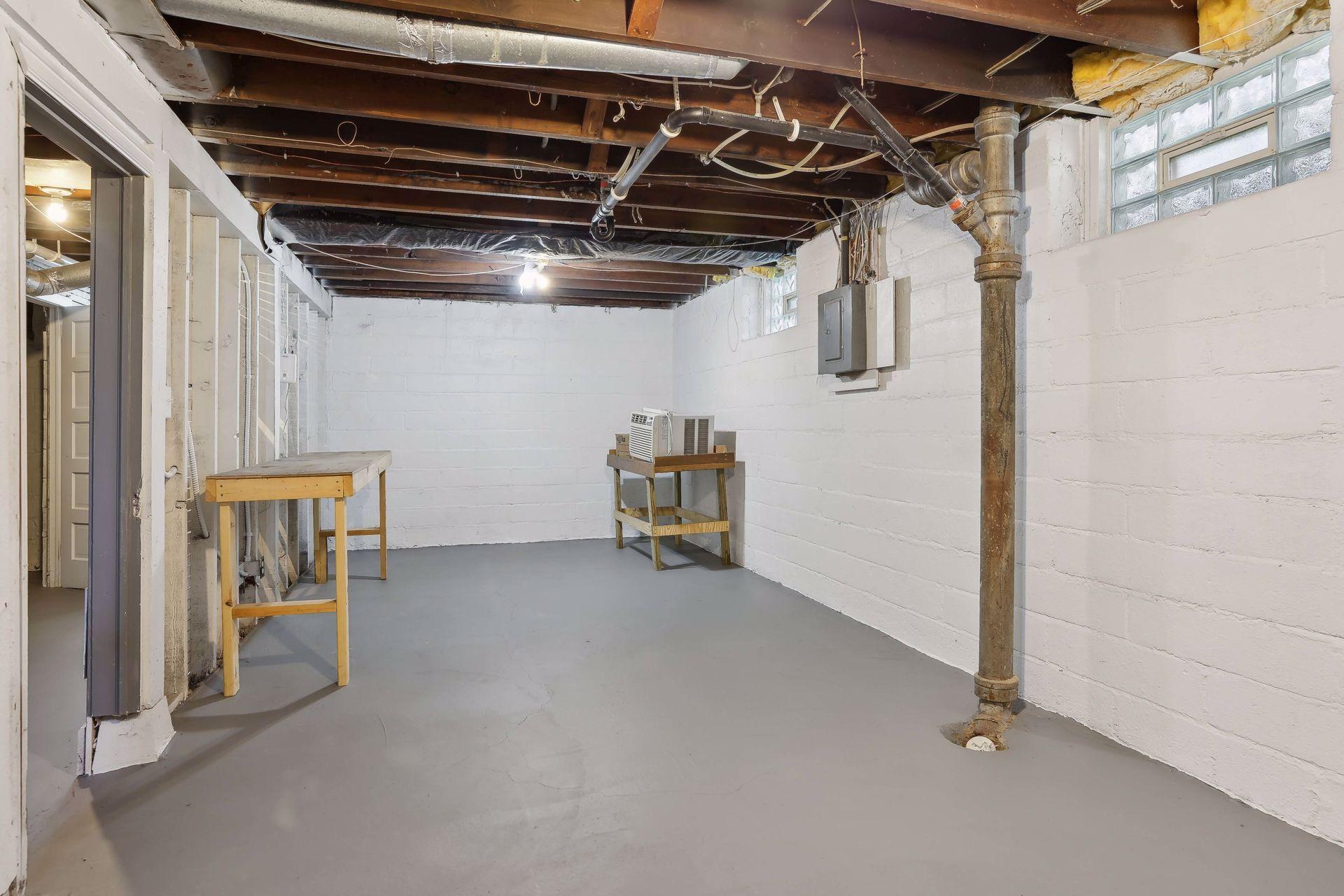 2323 Sheridan Avenue N