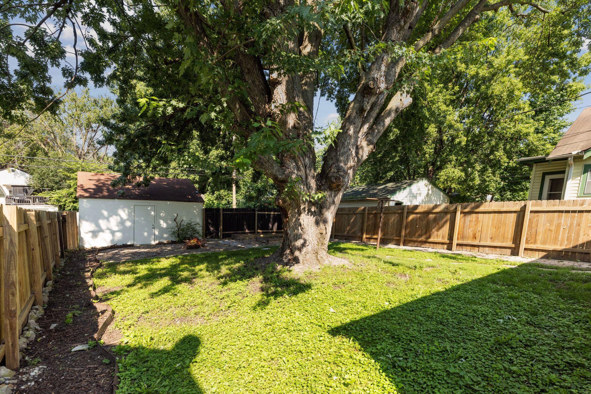 2323 Sheridan Avenue N