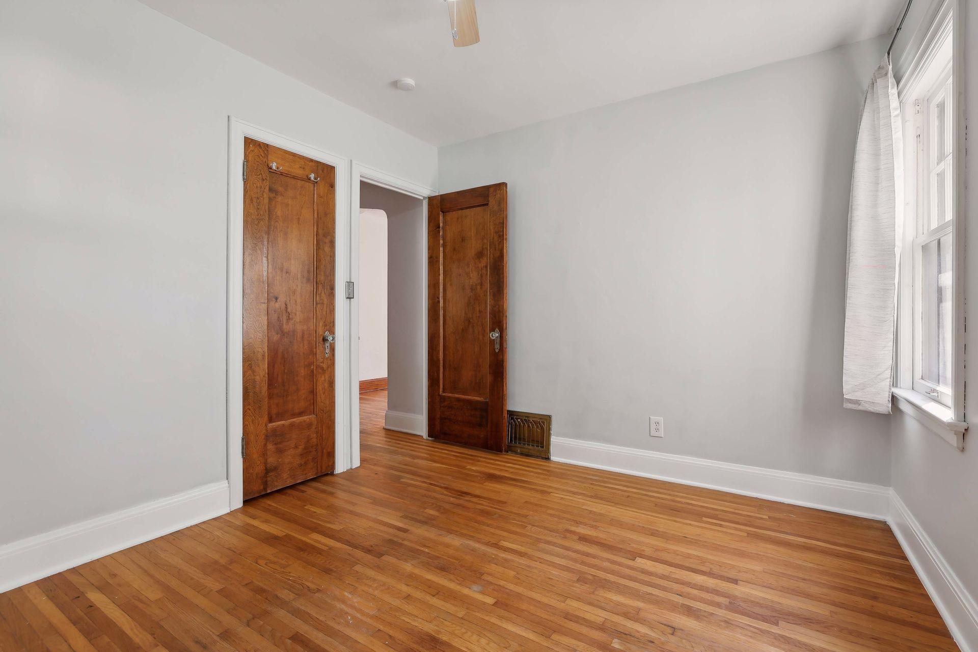 2323 Sheridan Avenue N