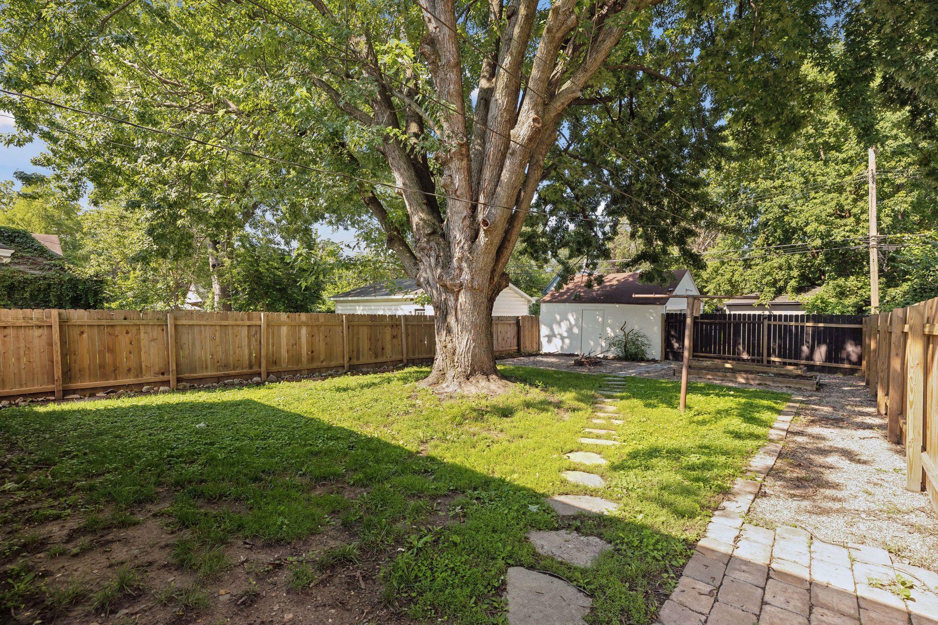 2323 Sheridan Avenue N