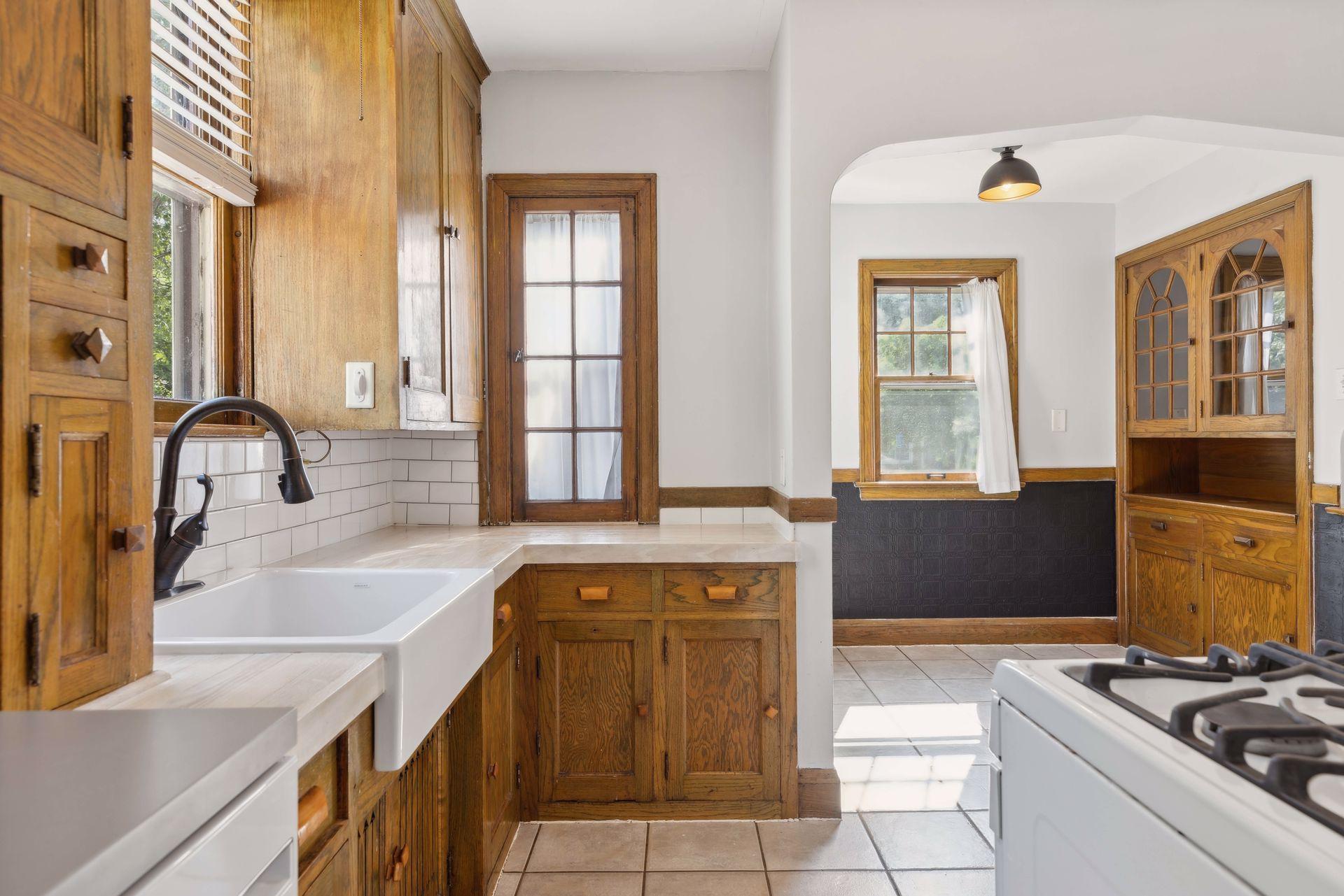 2323 Sheridan Avenue N