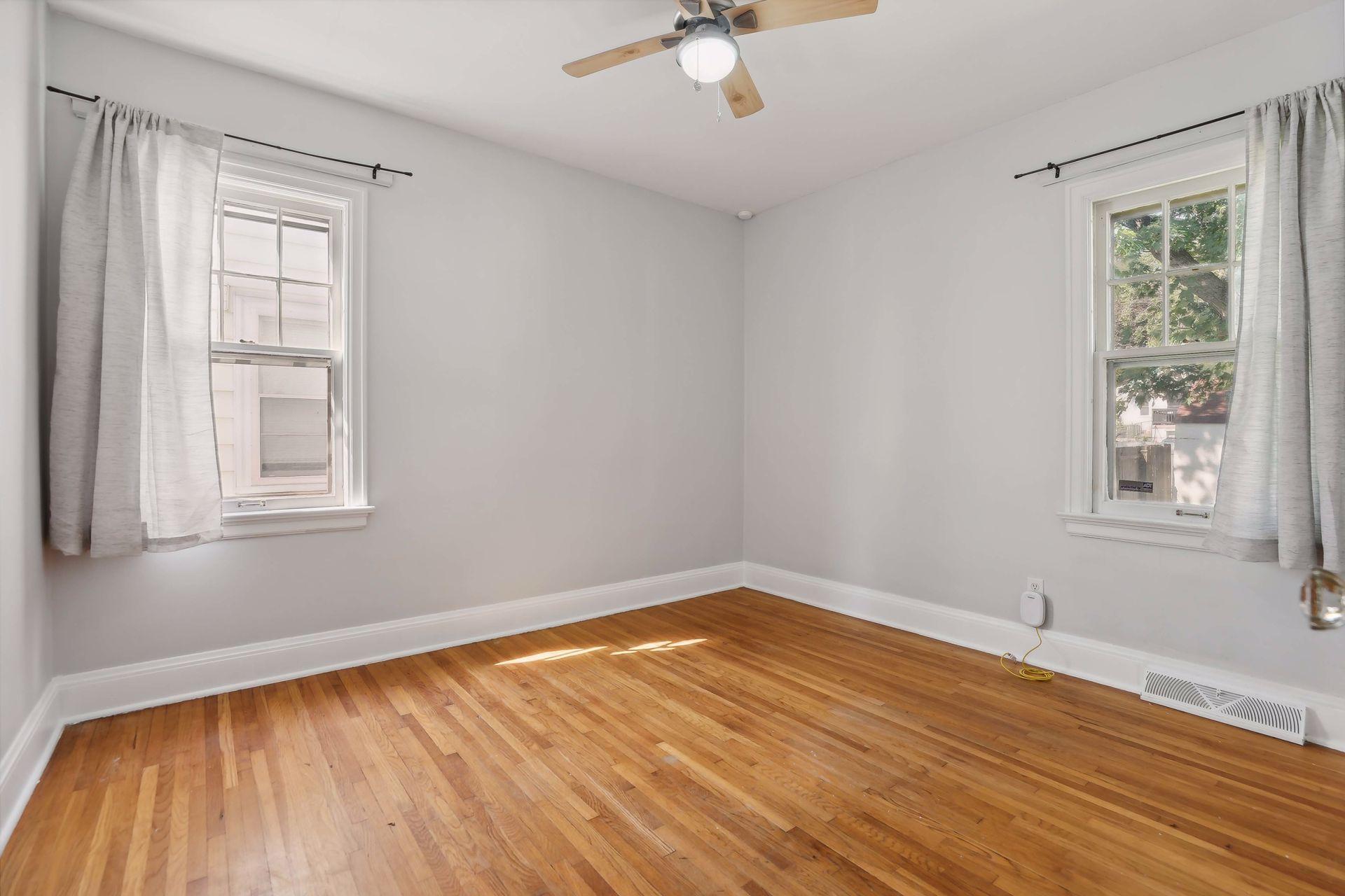 2323 Sheridan Avenue N