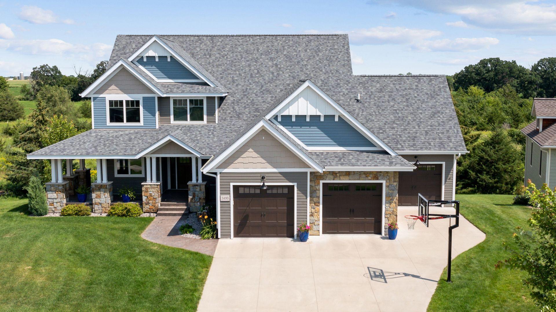 3400 Old Creek Way NE