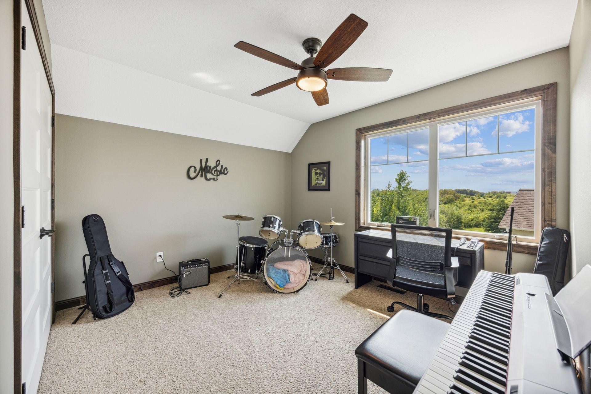 3400 Old Creek Way NE